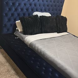 Platform storage bed
