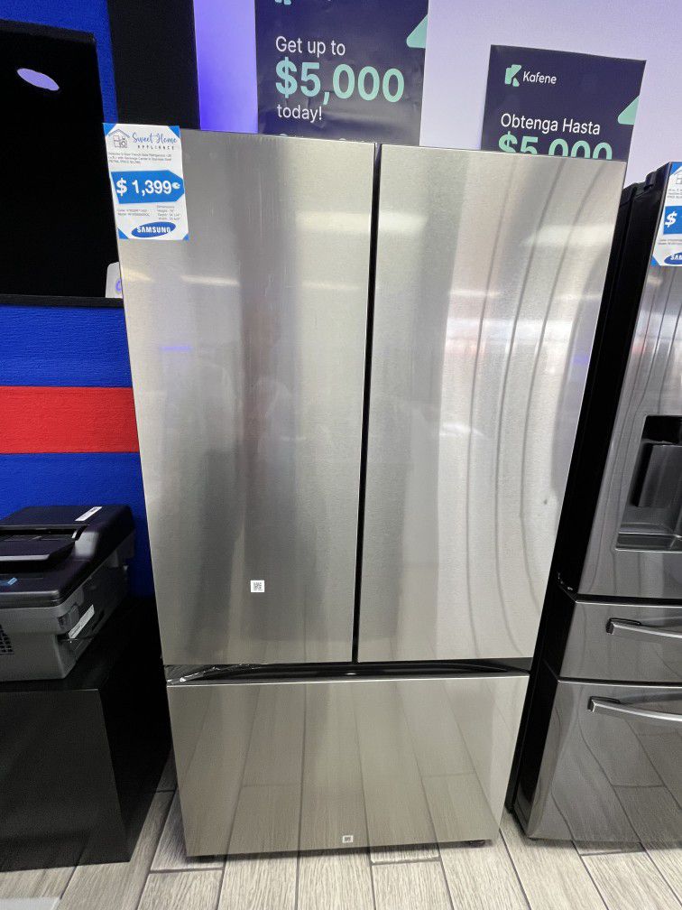 Bespoke 30 cu. ft. 3-Door French Door Smart Refrigerator with Beverage Center in, Standard Depth