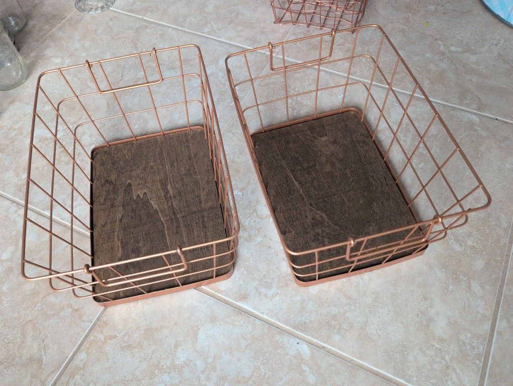 2 Wire baskets With Wood Bottoms