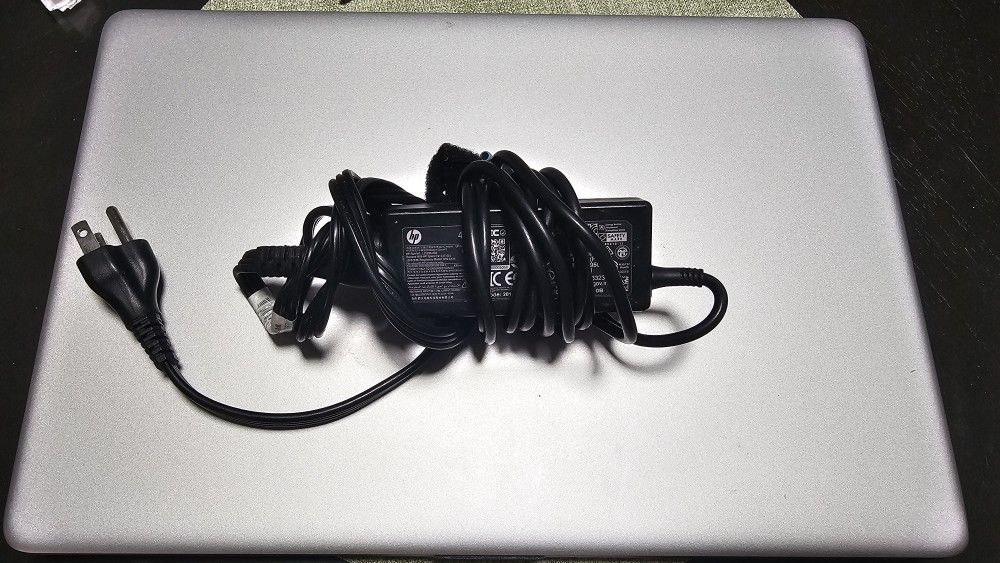 HP 15-dw2638cl 15.6FHD Laptop (Read Description)