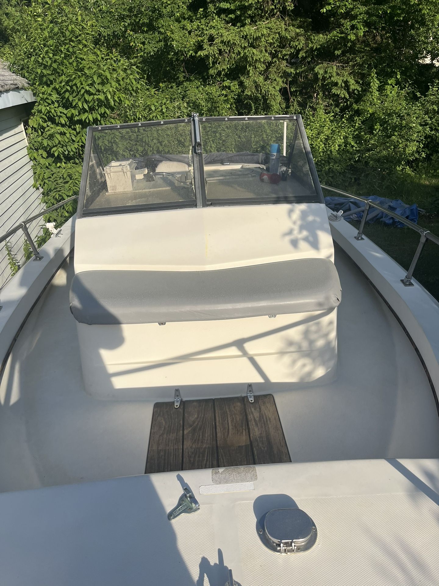 22 Ft Walk Around Angler