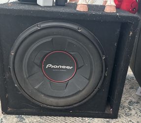 Pioneer Subwoofer For Sale With The Box 80$