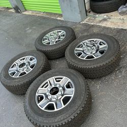 F250/F350 like new takeoff 18” 275/70r18  mint condition