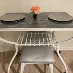 Pub Table With 2 Stools 