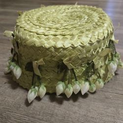 1960s Mod AMY NEW YORK Faux Flower Buds Green White Straw Hat (Read)