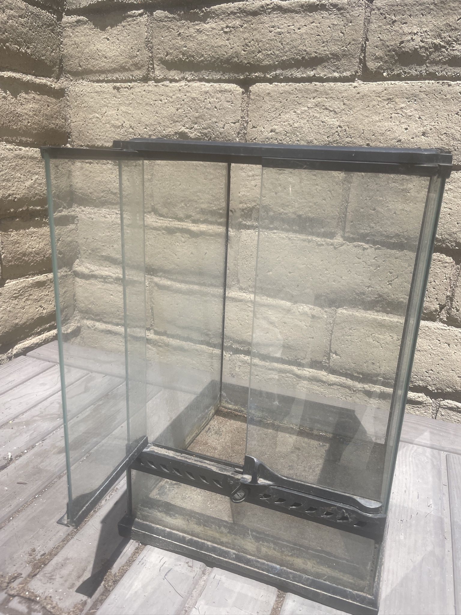 Reptile terrarium