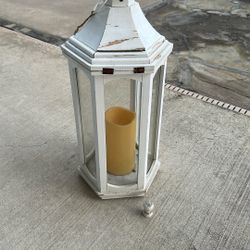 Alpine Corporation 28" Tall Indoor/Outdoor Candlelit Battery-Operated Lantern with Flickering Warm White LED Lights, Large - White