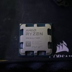 AMD Ryzen 5 7600X 6-Core, 12-Thread Unlocked Desktop Processor