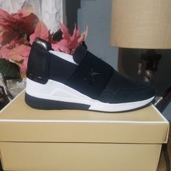 Michael Kors Size 8 Women