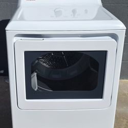 (Brand New) GE Hotpoint Dryer 
Works Great 
Delivery & Warranty Available

Our Store is Located at:
1260 Highway 85 North 
Fayetteville, GA