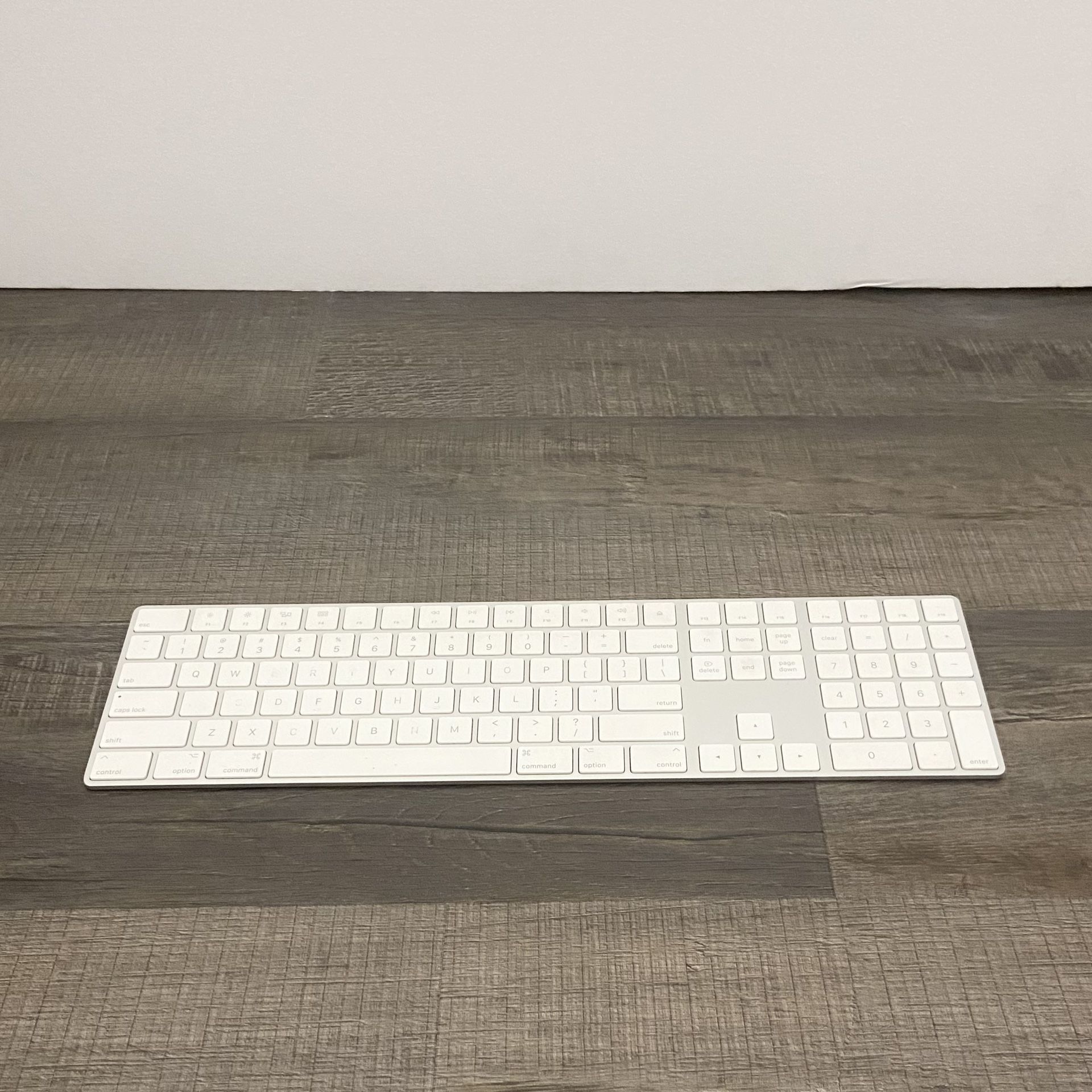 Apple Magic Keyboard with Numeric Keypad •Bluetooth •In good condition, very clean