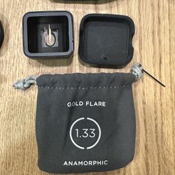 Moment Anamorphic 1.33x Mobile Lens Gold Flare M-Series