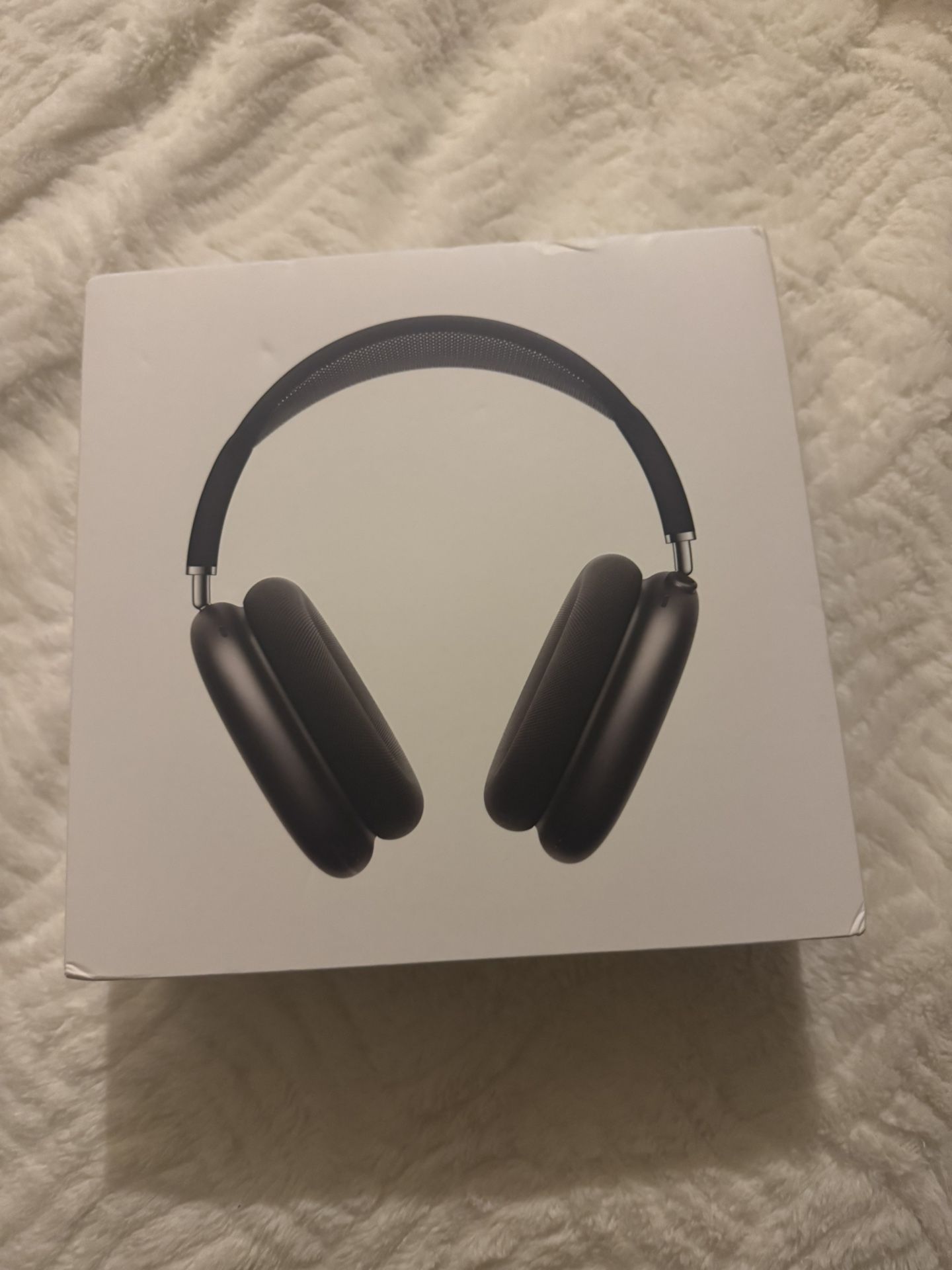 AirPods Max Gray with Black head band