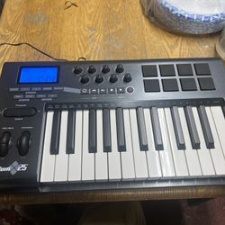 M-Audio Axiom 25-Key Keyboard Controller