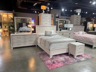 4PC Queen Bedroom Set
