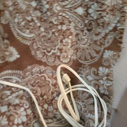 BEAUTIFUL vintage/antique Hand Painted Lamp