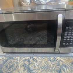 Hamilton Beach Microwave Like NEW 1.1cu 1000watts