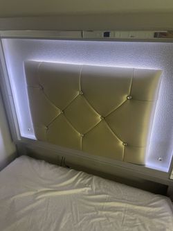 Twin size bed