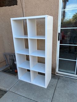 **FREE**  8 Cube Organizer