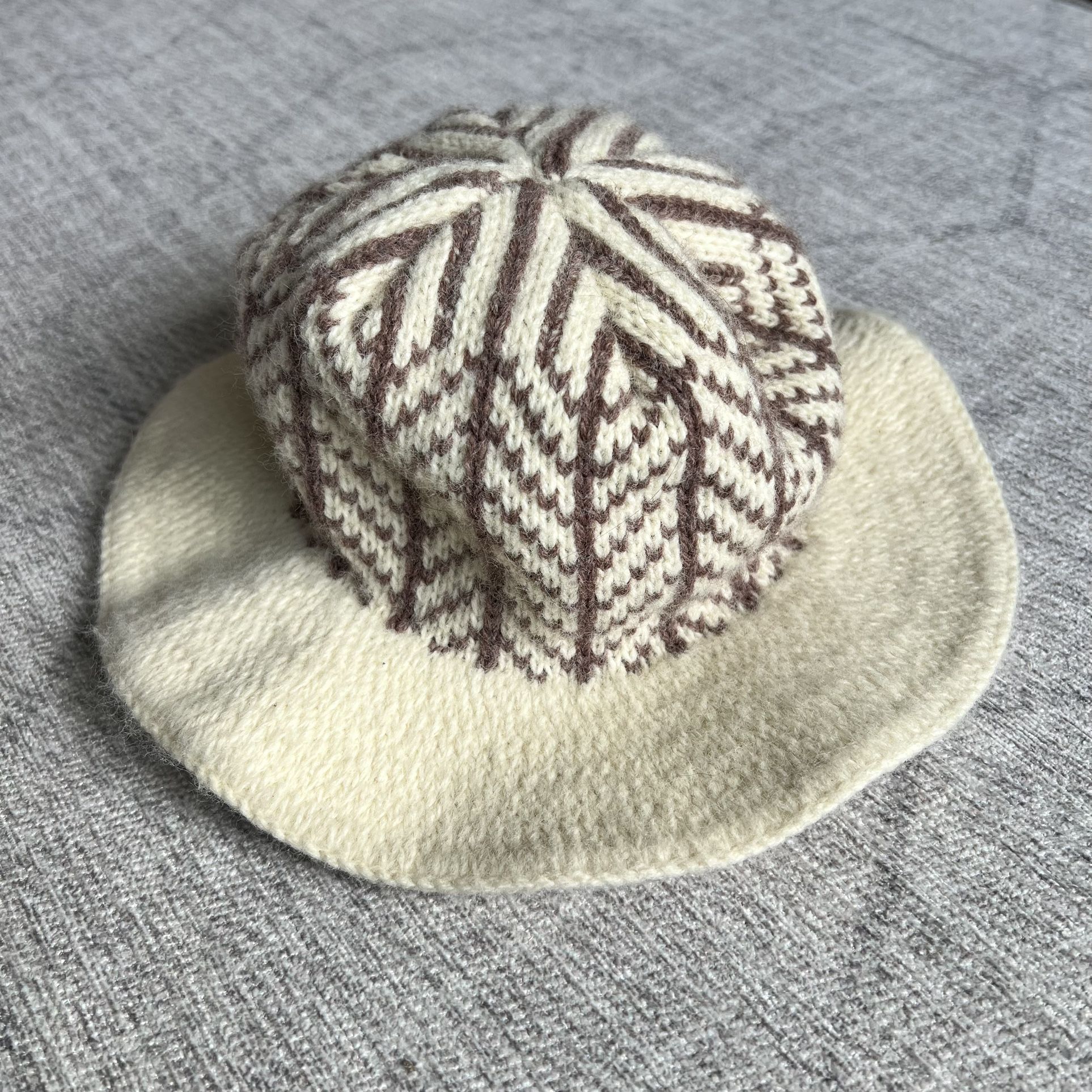 Vintage 1990s Grandoe Knitted Women’s Beige/Brown Floppy Bucket Hat OSFM