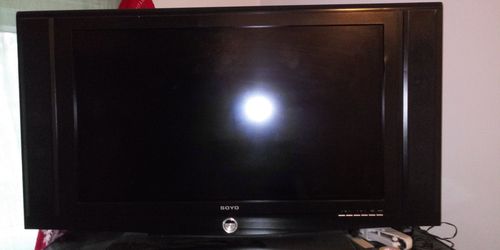 Soyo 32 inch flat screen tv