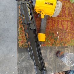 DeWalt Air Nail Gun 21