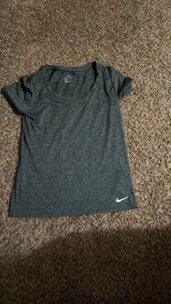 Women Nike shirt S
