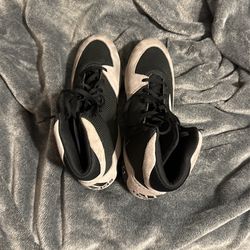 Size Ten Men’s Wrestling Shoes 