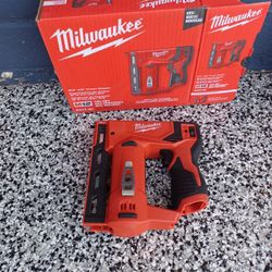 CROWN STAPLER MILWAUKEE M12 TOOL ONLY 