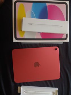 Pink 11 inch  ipad with Apple pencil