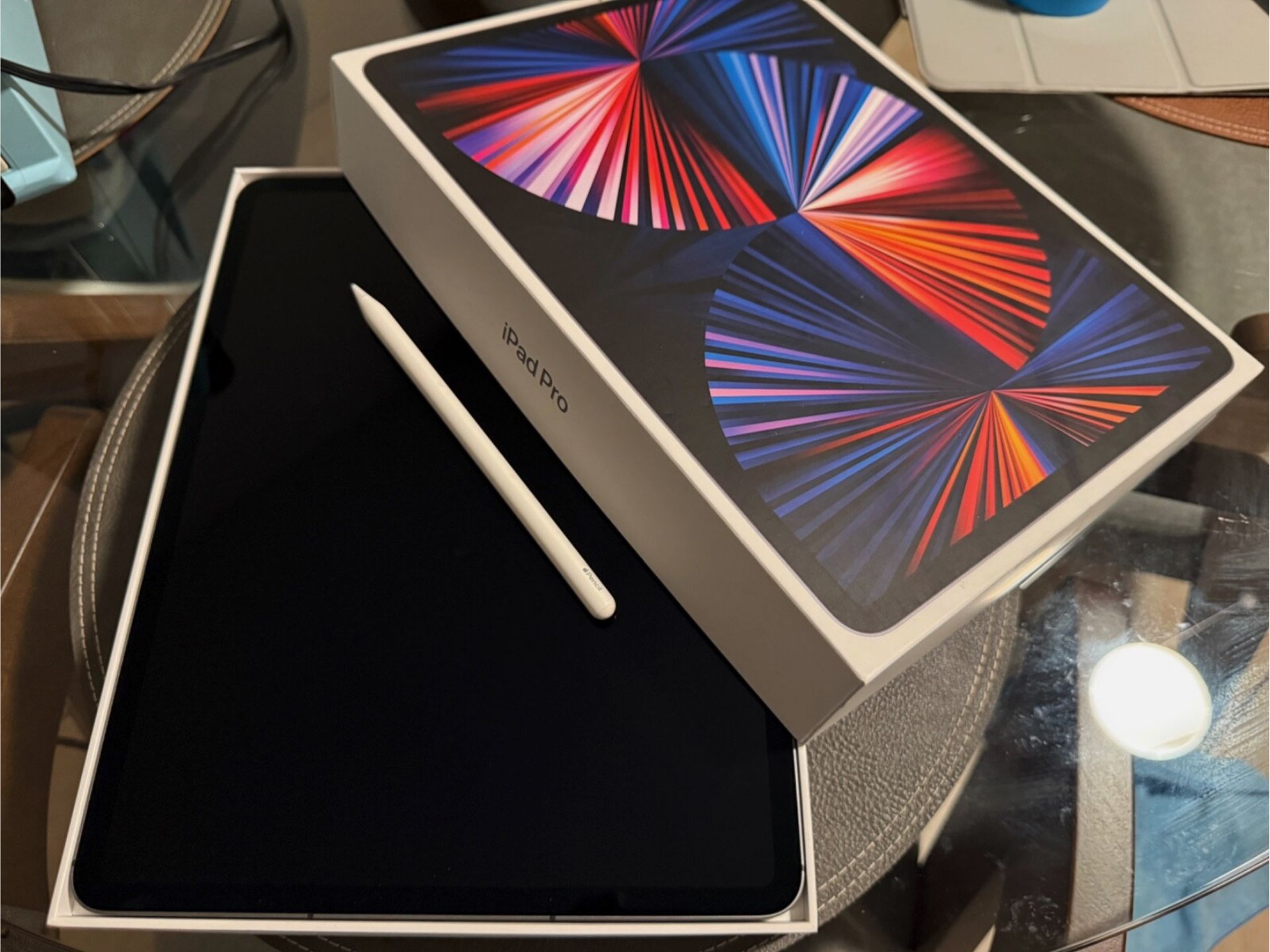 M1 12.9” iPad Pro w/2TB WiFi-edition