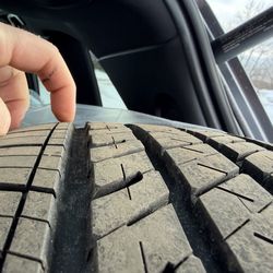 Tire/like New Bridgestone Turanza EL450 235/50R19