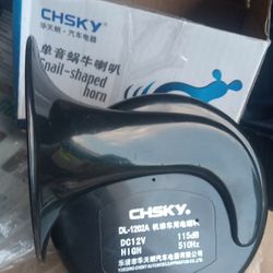 New In Box Universal 12 Volt Snail Shaped Loud Car Horn $8 Firm