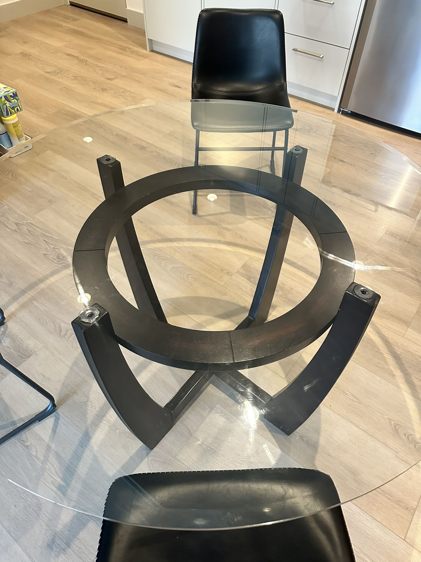 Round Glass/wood Dining Table