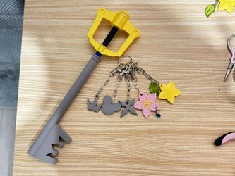 Kingdom Hearts Keyblade With Keychain