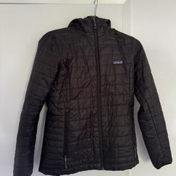 Woman’s Patagonia Jacket 