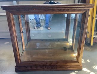 Solid oak and glass .cabinet. Read full description below.