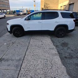 2020 GMC Arcadia  AT4 White 3rd Row Seats Gold Leather Seats, 43000 Miles Excellent Condition