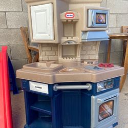 Little Tikes Super Chef Kitchen 