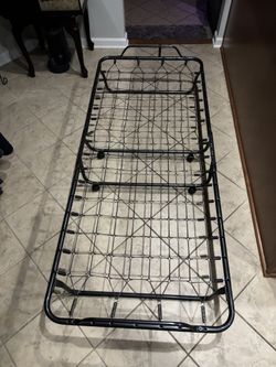 Twin Bed Foldable Metal Spring Bed ..Roll Away Bedframe 75“ X 31“ X 10“ Tall 