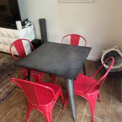 Table And 4x chairs