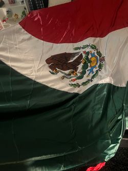 Huge Mexican flag 5ft by almost 9ft