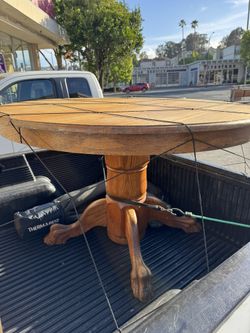 Vintage Oak Lion’s Foot Table 