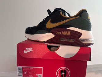 Nike air max excee size 10