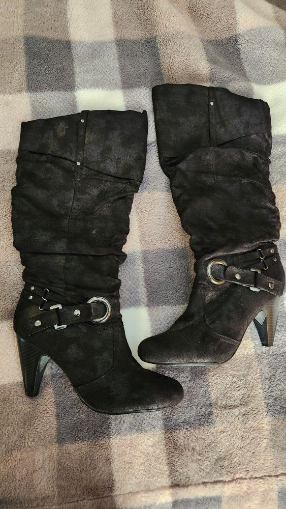Buckle Saude Heel Boots Size 8.5