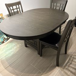 Dining table With 3 Chairs 