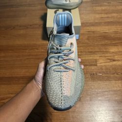 Adidas Yeezy Boost 350 V2 Size 9