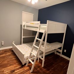 White Full Over Full Bunk Bed w/ Desk 