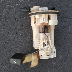 Selling a fuel pump from a 2005 Toyota Corolla 