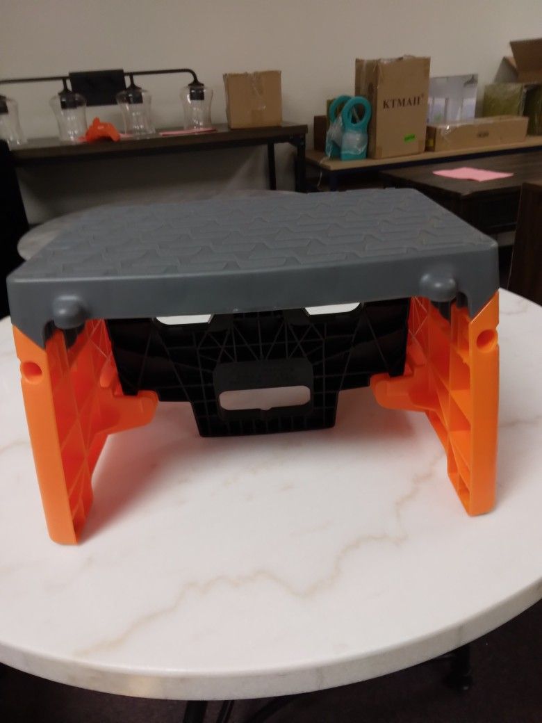 Step Stool 300 Pound Capacity